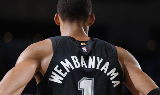 弗莱：文班足够年轻且迅速改变了球队文化 我支持他拿MVP