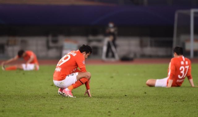 球速体育网址-热议中甲年轻球员月薪7000 网友:不如当健身教练