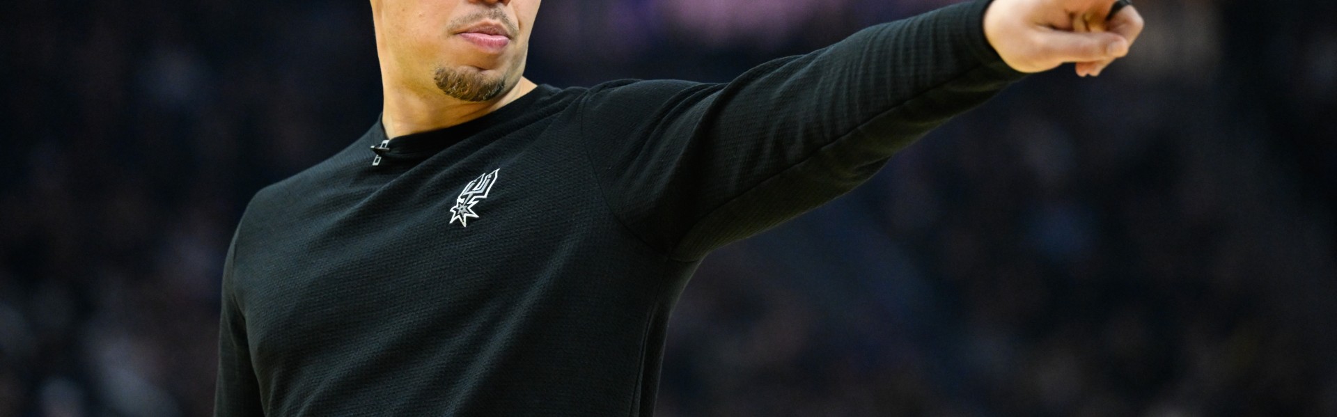 米奇：我们不会让任何人打40分钟 也不会为了结果过度使用球员