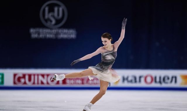 球速体育网址-世锦赛女单“小千金”首度加冕 俄罗斯领跑跳跃大战