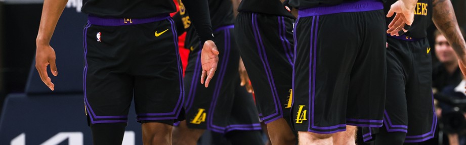 球速官方-拒投空位三分遭名嘴吐槽！东契奇在场-17湖人最差 32+11+8仍罪人