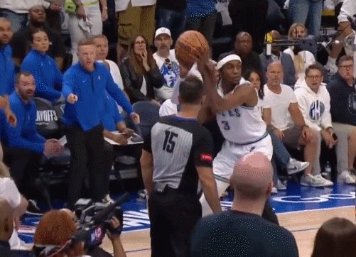 1726024555783013040.gif GIF.gif