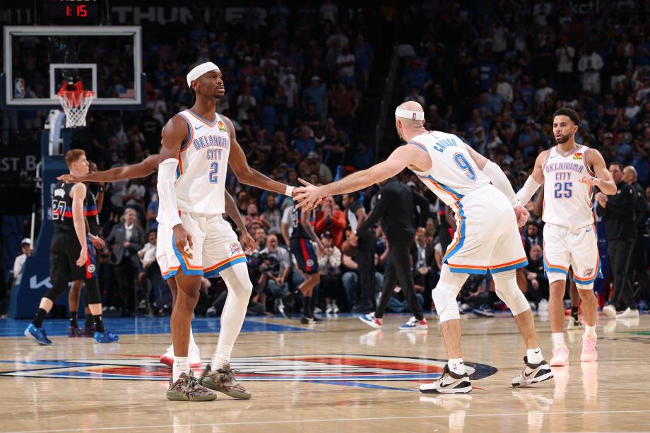 [图]亚历山大47+5 雷霆加时险胜活塞迎来三连胜